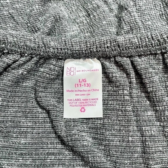 NO Boundaries Lace Front Blouse - Picture 5 of 6